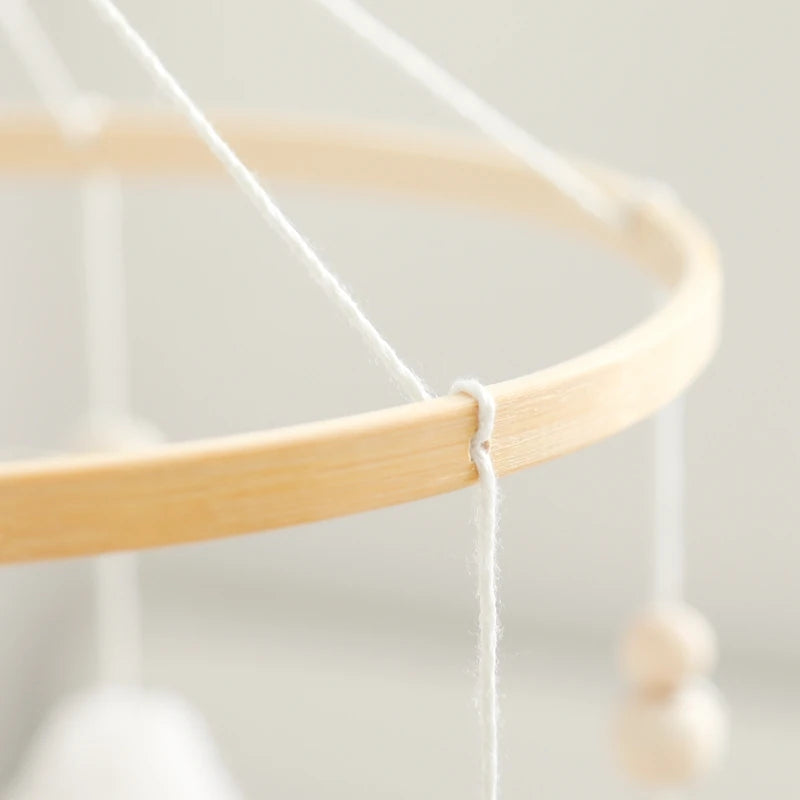 Mobile Musical Bébé en Bois avec Ours en Feutre - Hochet et Carillon pour Lit Nouveau-né