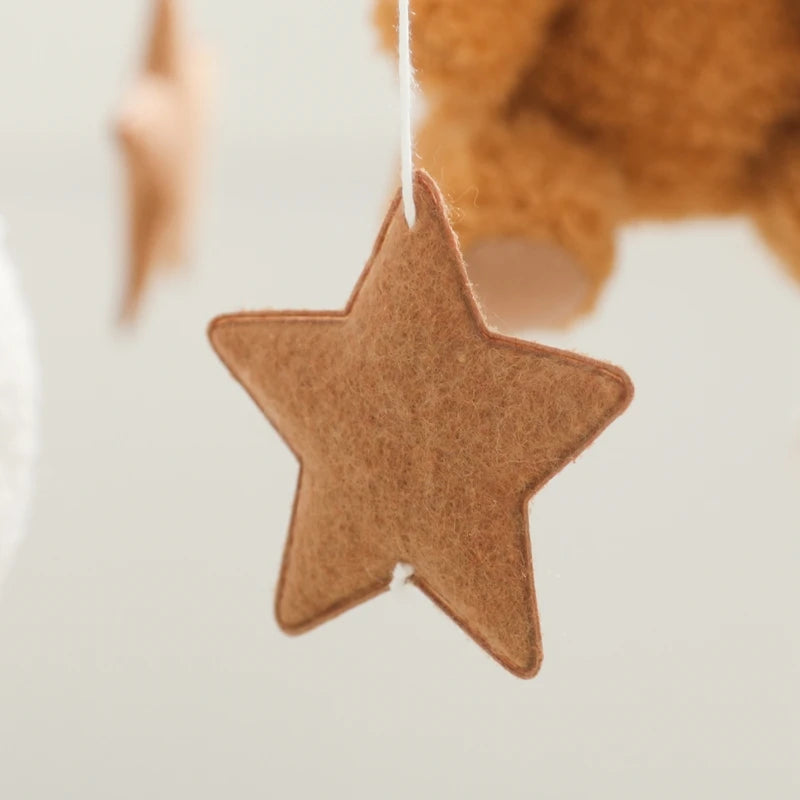 Mobile Musical Bébé en Bois avec Ours en Feutre - Hochet et Carillon pour Lit Nouveau-né